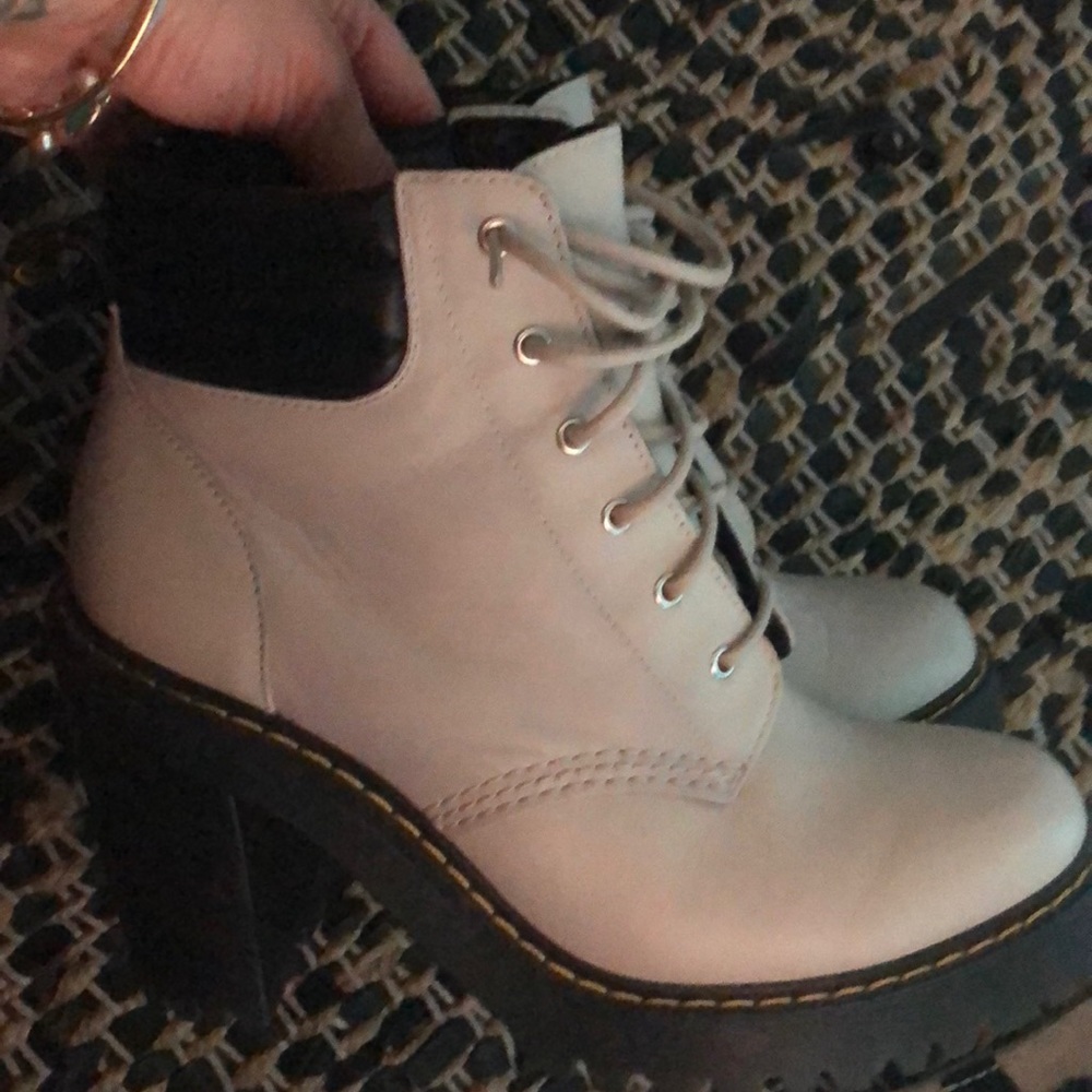 Doc Martens SIZE 8